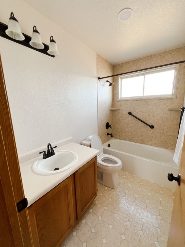 Top Bathroom Remodeling Companies in Hudsonville, MI